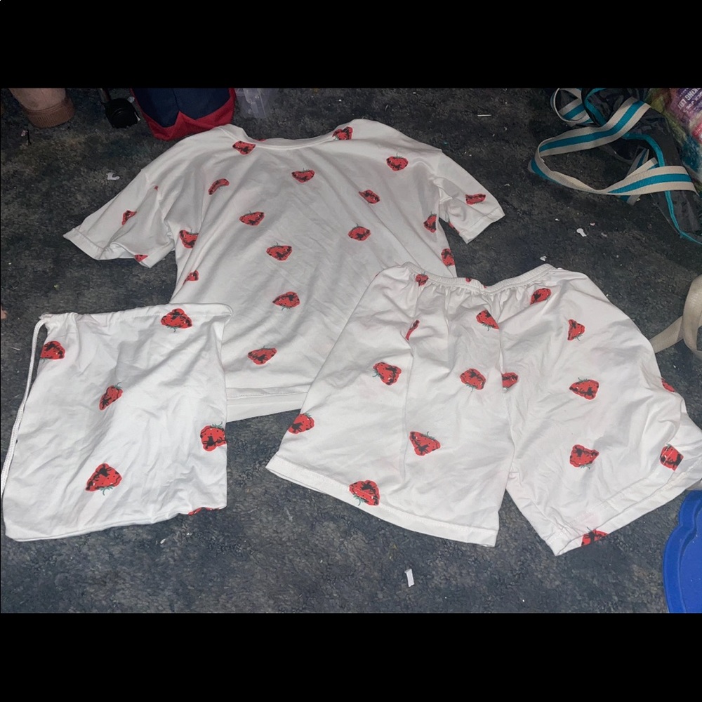 ROMWE strawberry pajama set
